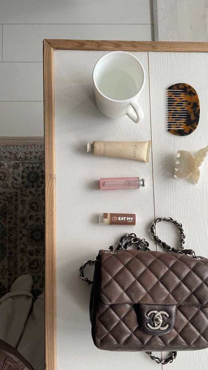 LyraIAmber's tweet photo. From casual to confident in a few simple steps π
π #GettingGlam #FinalTouches https://t.co/XyqaZ4g8NB