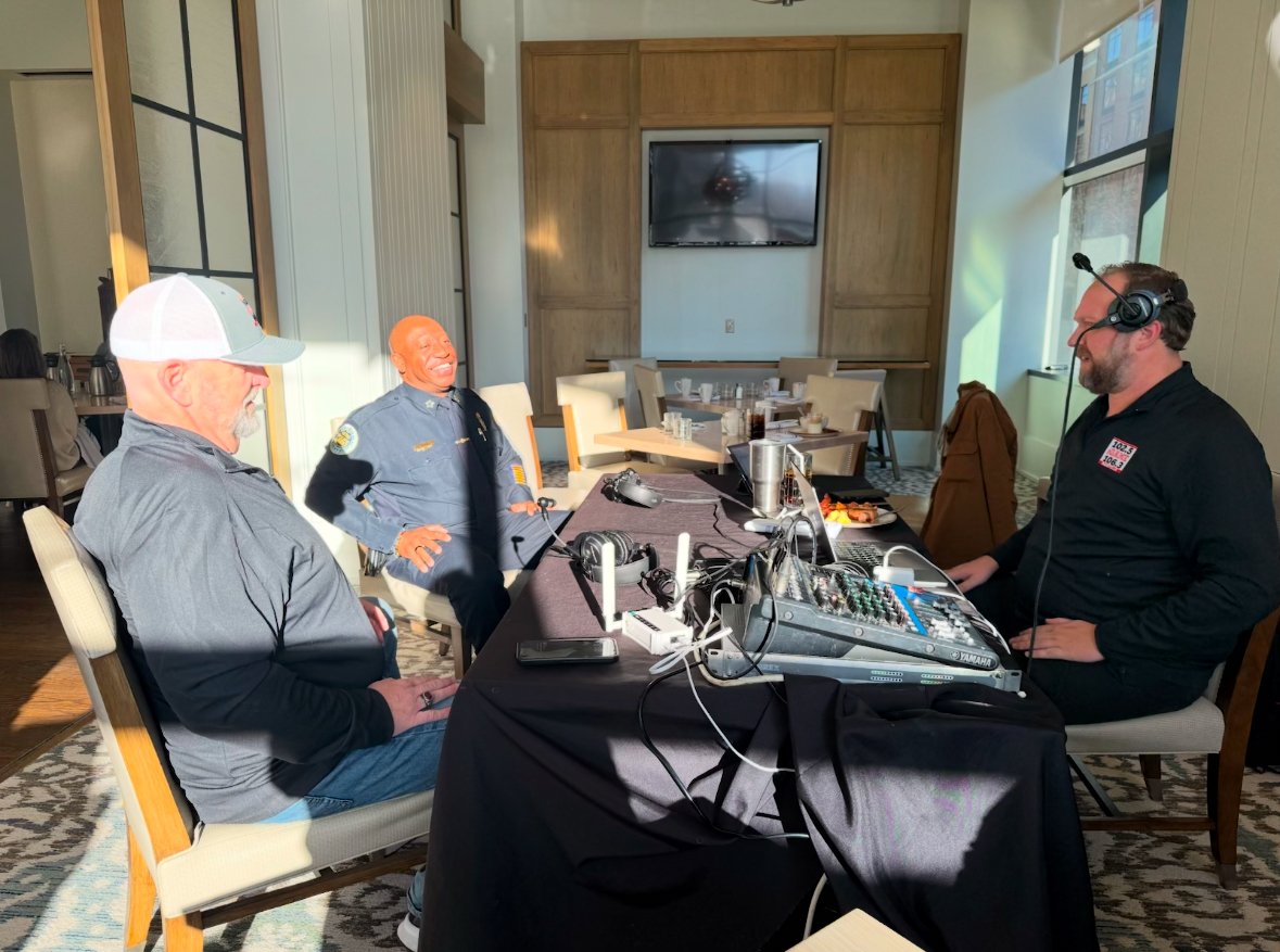 Great day at <a href="/OmniNashville/">Omni Nashville Hotel</a> for the unveiling of the new renovation of Kitchen Notes! Chief of Police John Drake with <a href="/MNPDNashville/">Metro Nashville PD</a> did the honors of the ceremonial ribbon cutting!