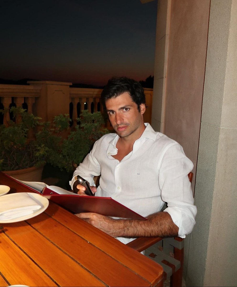 sainzfiles's tweet photo. oh to be on a date with carlos sainz https://t.co/RQr8jr95Ml