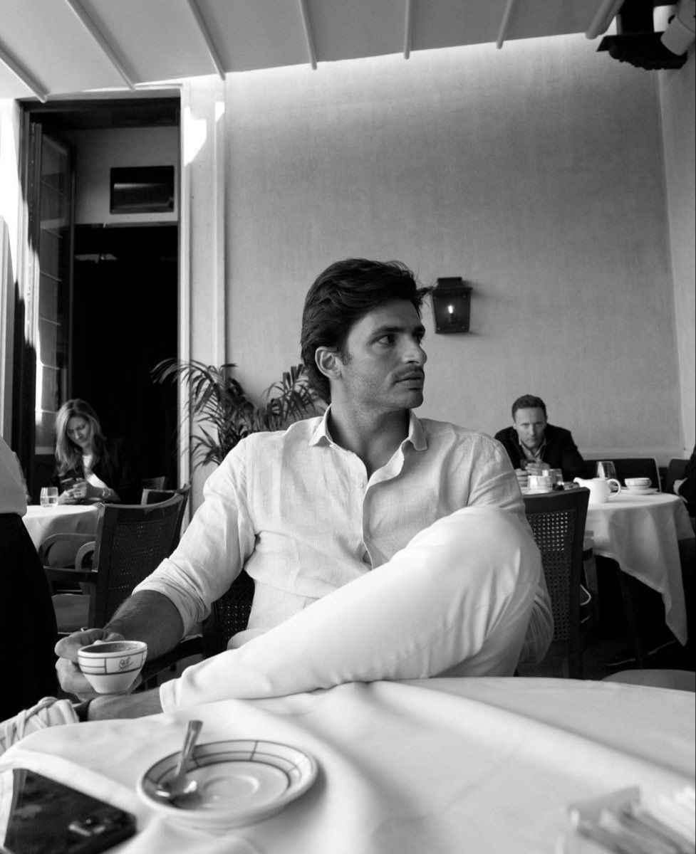 sainzfiles's tweet photo. oh to be on a date with carlos sainz https://t.co/RQr8jr95Ml