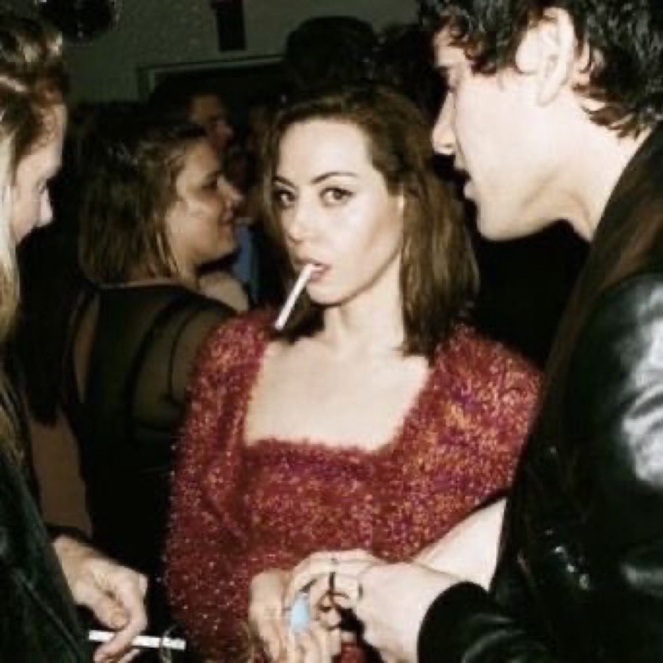 ohlordemylorde's tweet photo. — aubrey plaza smoking ⭑.ᐟ
(a very important thread) https://t.co/vaQLmYFIWp