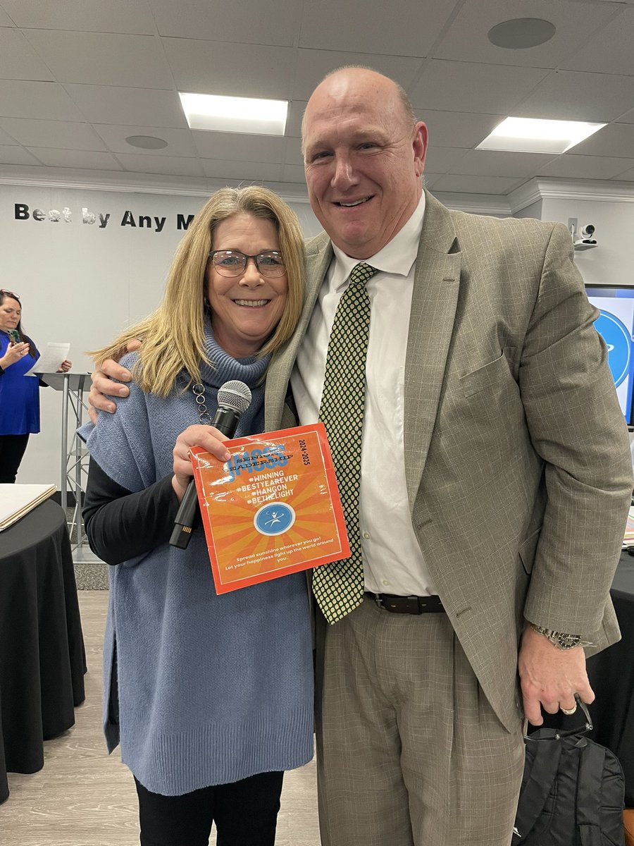 JMCCulturePL's tweet photo. You LIGHT up the world around you!!! @suptking https://t.co/L7VYeIqHhL