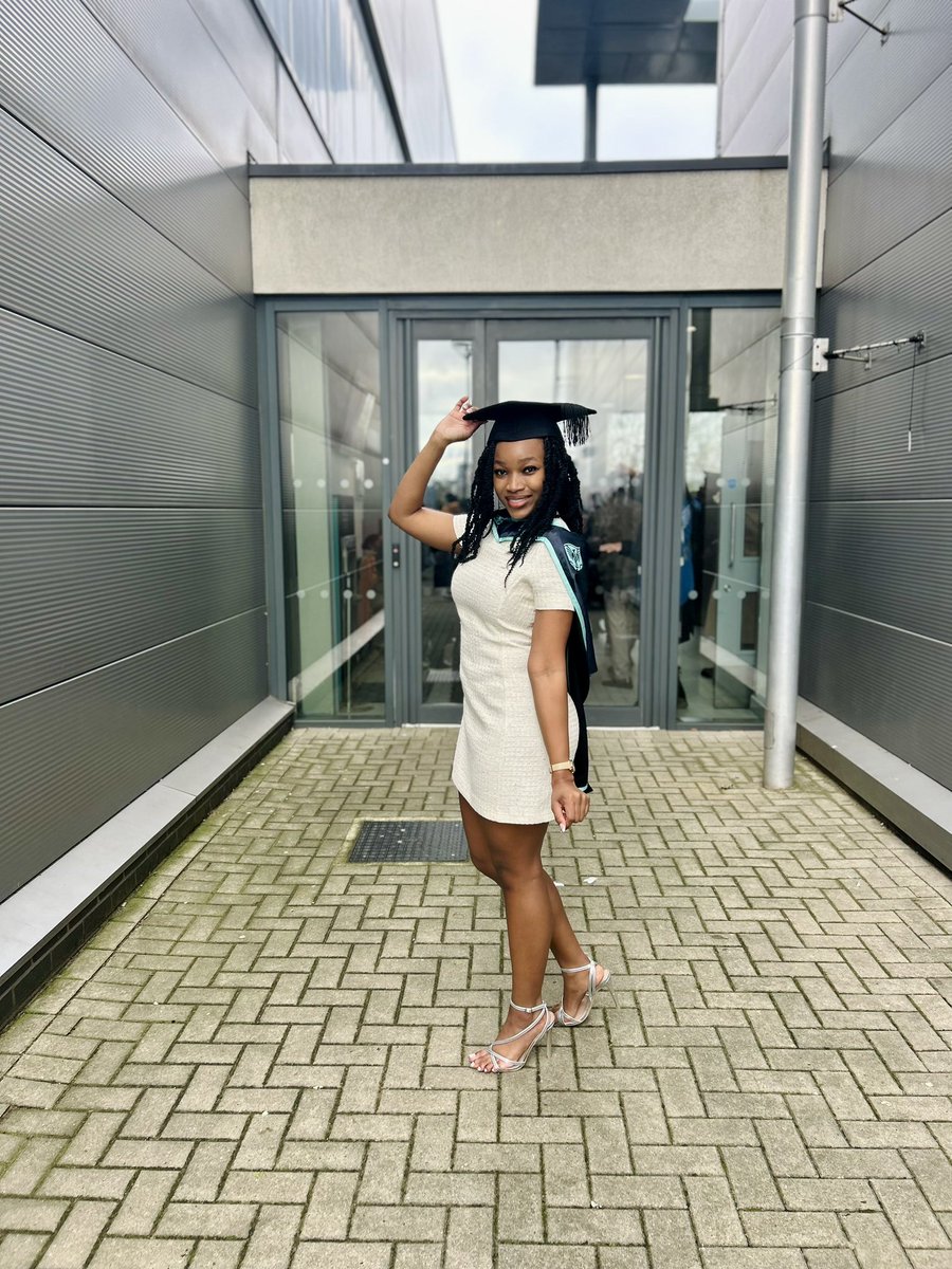 segello_'s tweet image. Master of Business Administration Degree in the bag!🎓

#StandingOnBusiness #GraduationSzn
#NwanyanaKeSetlankana #UEL