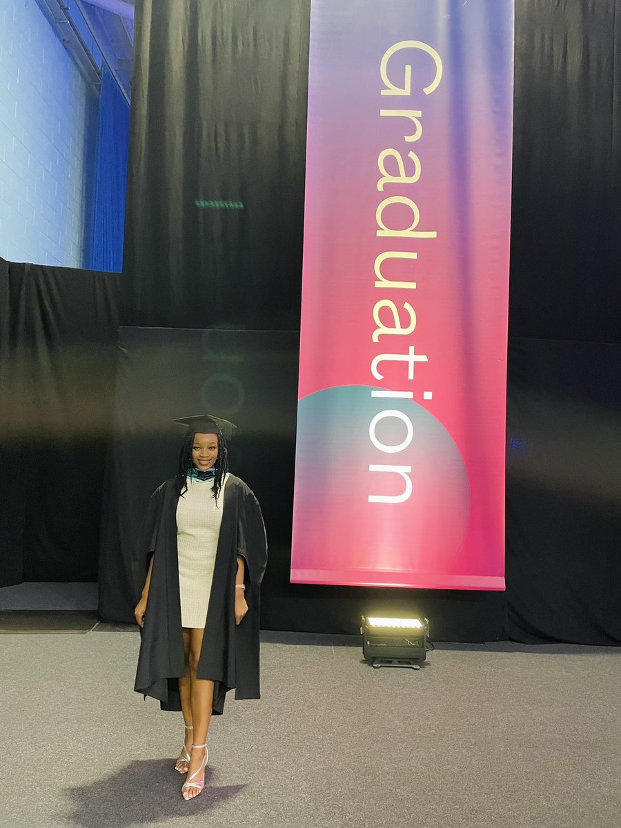 segello_'s tweet image. Master of Business Administration Degree in the bag!🎓

#StandingOnBusiness #GraduationSzn
#NwanyanaKeSetlankana #UEL