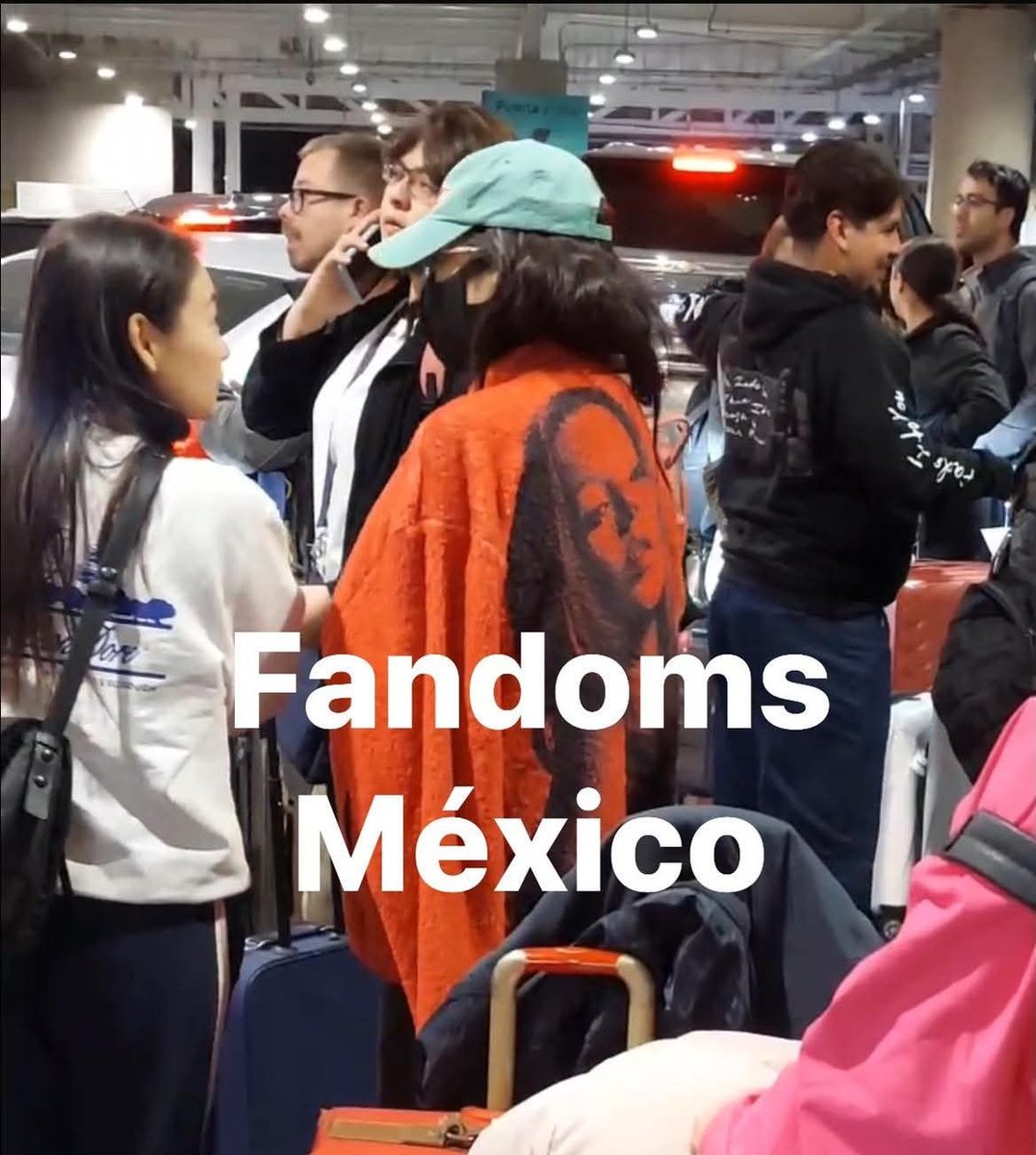 BLACKPINKMXCO's tweet photo. AHHH en efecto #JENNIE latina fue vista en el aeropuerto de Ciudad de México en diciembre 😭❤️ 

© Fandoms mexico

#BLACKPINKMÉXICO #JENNIEMÉXICO https://t.co/i8XYeMdhS7