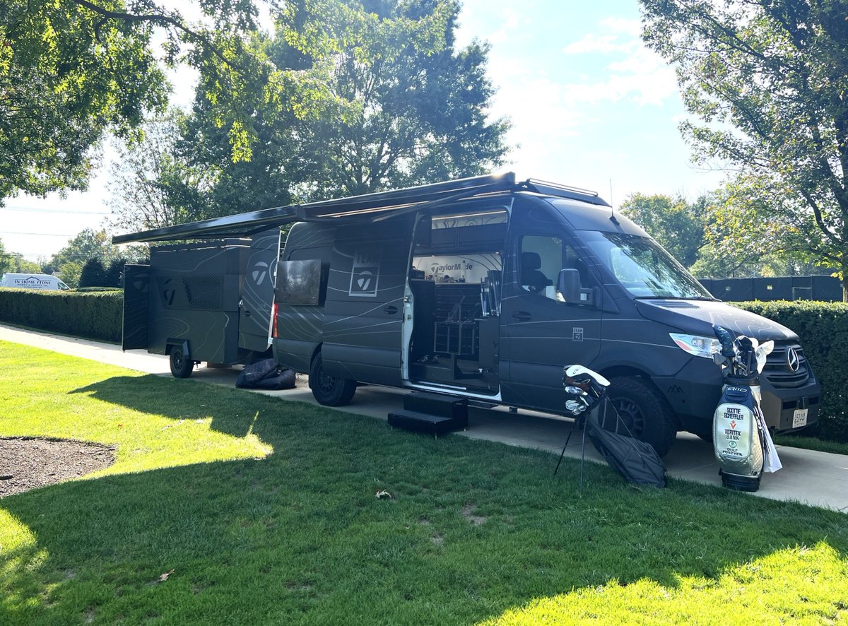 🏌️‍♂️✨ Join us this Friday, the 31st, for an exclusive TaylorMade tour fitting! Experience the thrill of having custom clubs crafted just for YOU, right on-site. ⛳️🔥 Get ready to hit the greens within MINUTES of your fitting. 🏆💚 

#TaylorMade #GolfLife