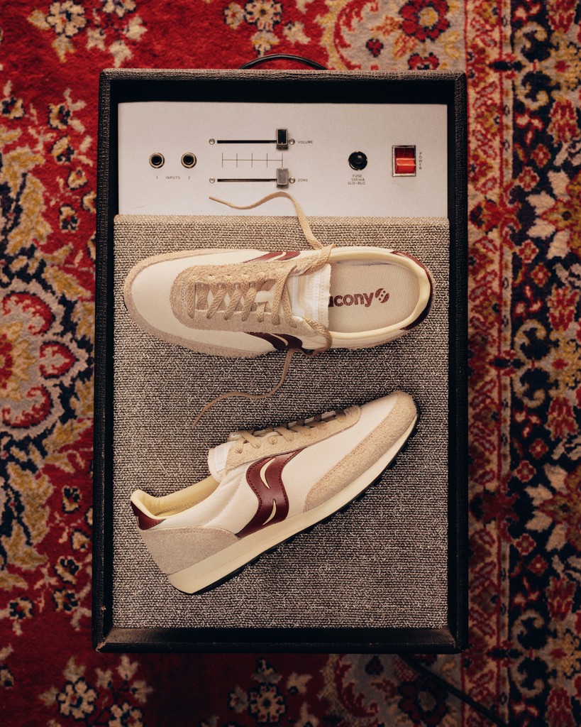 AFEWSTORE's tweet photo. SHOP LINK ➡️ https://t.co/Qj14LpJa1C
Saucony TRAINER 80: Geboren, um die Laufwelt zu verändern – 1978 mit revolutionärem EVA-Schaum eingeführt, heute mit straßentauglichem Stil neu interpretiert.
#Saucony #Trainer80 #RetroInnovation #afewstore https://t.co/mDruOvKbpI