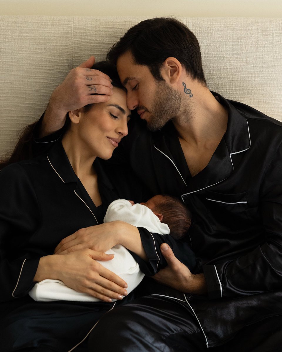 Il 10 gennaio alle ore 10.55 è nato Kian Salemi Pretelli. 
Mamma e papà si sono presi un po' di tempo per godersi il momento e rimettersi.
Grazie a tutti per l'amore che ci state regalando 🤍