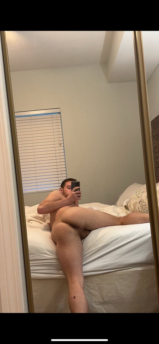 Boy69Skinny's tweet photo. @RobearWoods Fuck yes 😈🤤 https://t.co/9F43hwXIeT