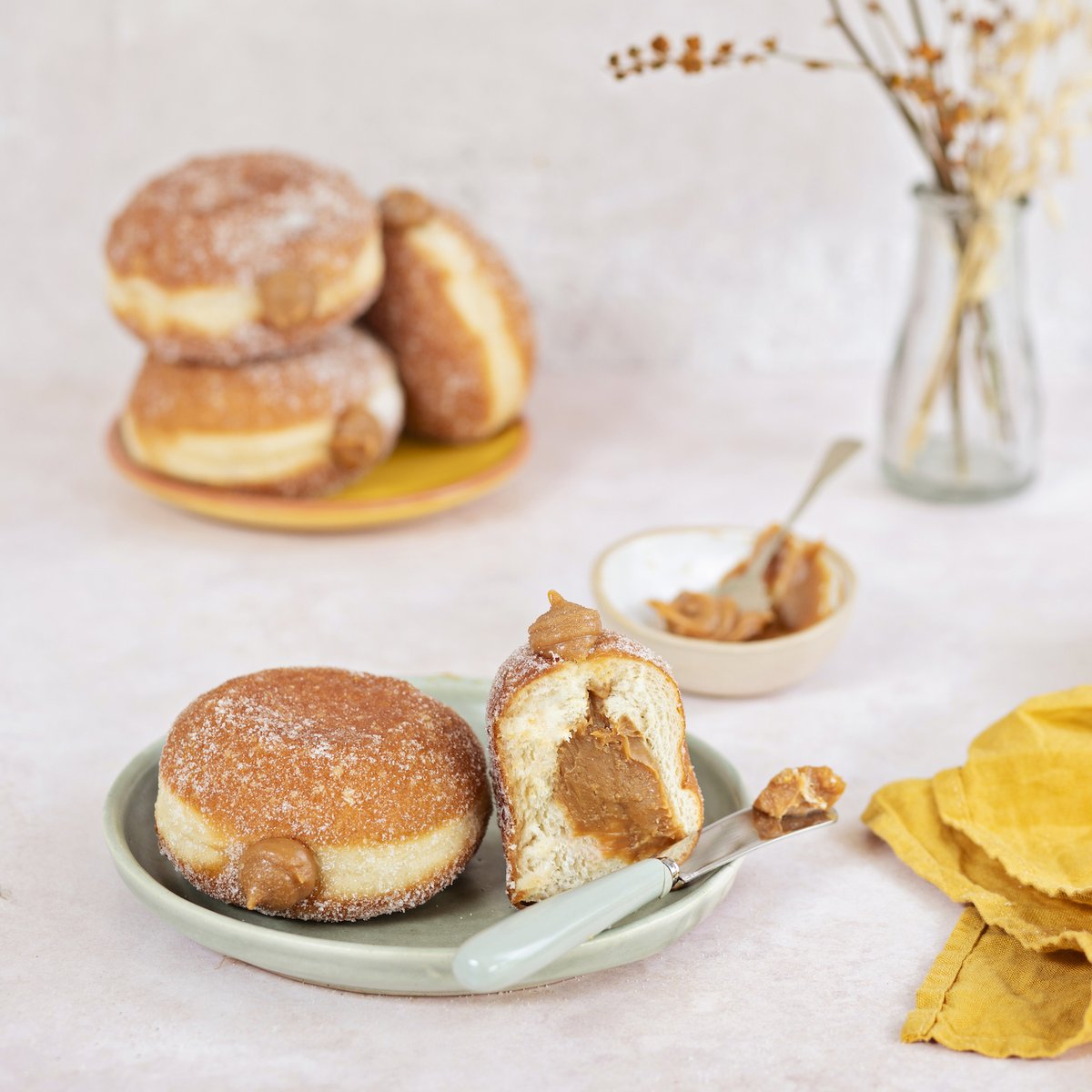Delicious 𝗗𝘂𝗹𝗰𝗵𝗲 𝗱𝗲 𝗟𝗲𝗰𝗵𝗲 is on the menu! 🧡 This creamy caramelised doughnut is filled to the brim with #DulcedeLeche. A perfect #Valentines treat for someone you care for, or to celebrate #SelfLove 💫 pipp.co/shop