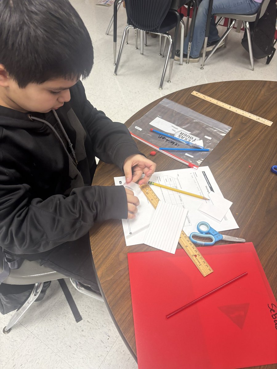 dawn_resetar's tweet photo. Does body length impact the distance the rocket goes? Young astronauts predict, build, and test to find out @NISDMcDermott @NISD https://t.co/X6AeCt9mp3