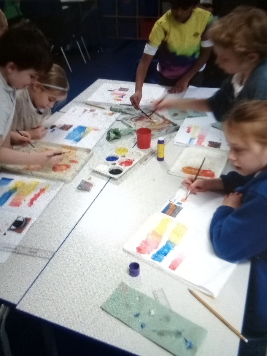 hillsideyr3's tweet photo. A fabulous afternoon colour mixing and matching to Egyptian art. https://t.co/jzv44BJyUr