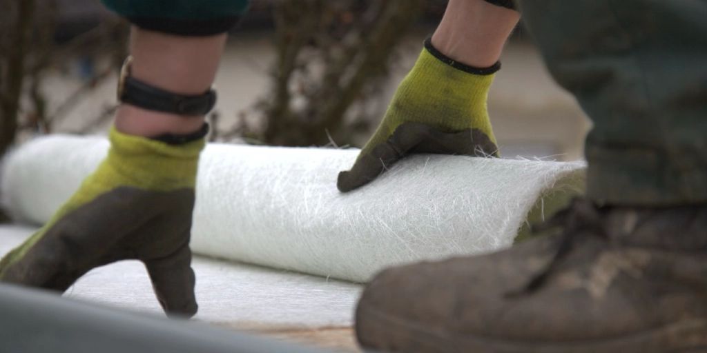GRPRoofing's tweet photo. Warm Roof vs. Cold Roof: A Comprehensive Guide - GRP Roofing https://t.co/43LPfRG2MH https://t.co/GWApBUnvNs