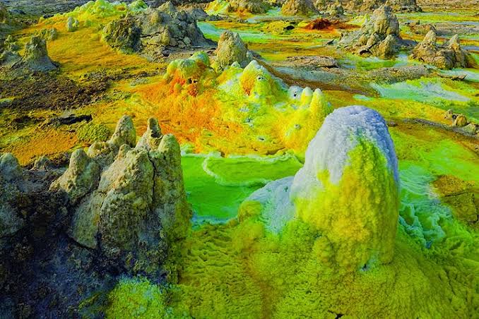 BehiwotTilahun's tweet photo. 🇪🇹 Visit Ethiopia,
Dalol’s landscapes compose a symphony of extremes—boiling geysers, radiant mineral deposits, and shimmering salt plains. It is a place where Earth’s raw beauty takes center stage, a testament to nature’s limitless creativity and wonder.
#Dalol #Ethiopia #Afar https://t.co/AQIx4ryBdm