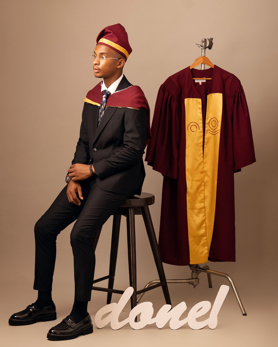 Realonyechi's tweet photo. End of an Era, Beginning of a Legacy 🎓 

B. Sc (Hons) in Physiology
College of Medicine, 
University of Lagos.
#UNILAG2024Convocation #unilag https://t.co/85kBwD6VTr
