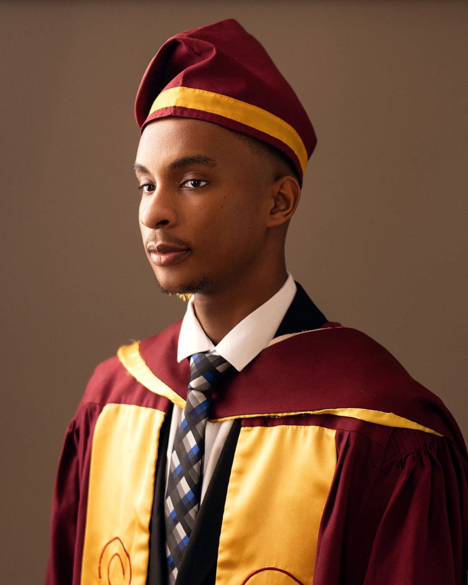 Realonyechi's tweet photo. End of an Era, Beginning of a Legacy 🎓 

B. Sc (Hons) in Physiology
College of Medicine, 
University of Lagos.
#UNILAG2024Convocation #unilag https://t.co/85kBwD6VTr