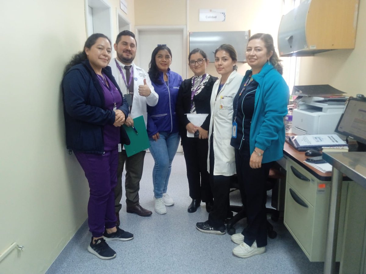 hpas_salud's tweet photo. Recibimos la visita de la delegación de
@Salud_CZ9
para evaluar nuestro Laboratorio Clínico.  Con resultados positivos se reconoció nuestro compromiso con la calidad. Avanzamos por buen camino hacia la Certificación en beneficio de nuestros pacientes. #ElNuevoEcuadorResuelve https://t.co/UXl4U0IcBu