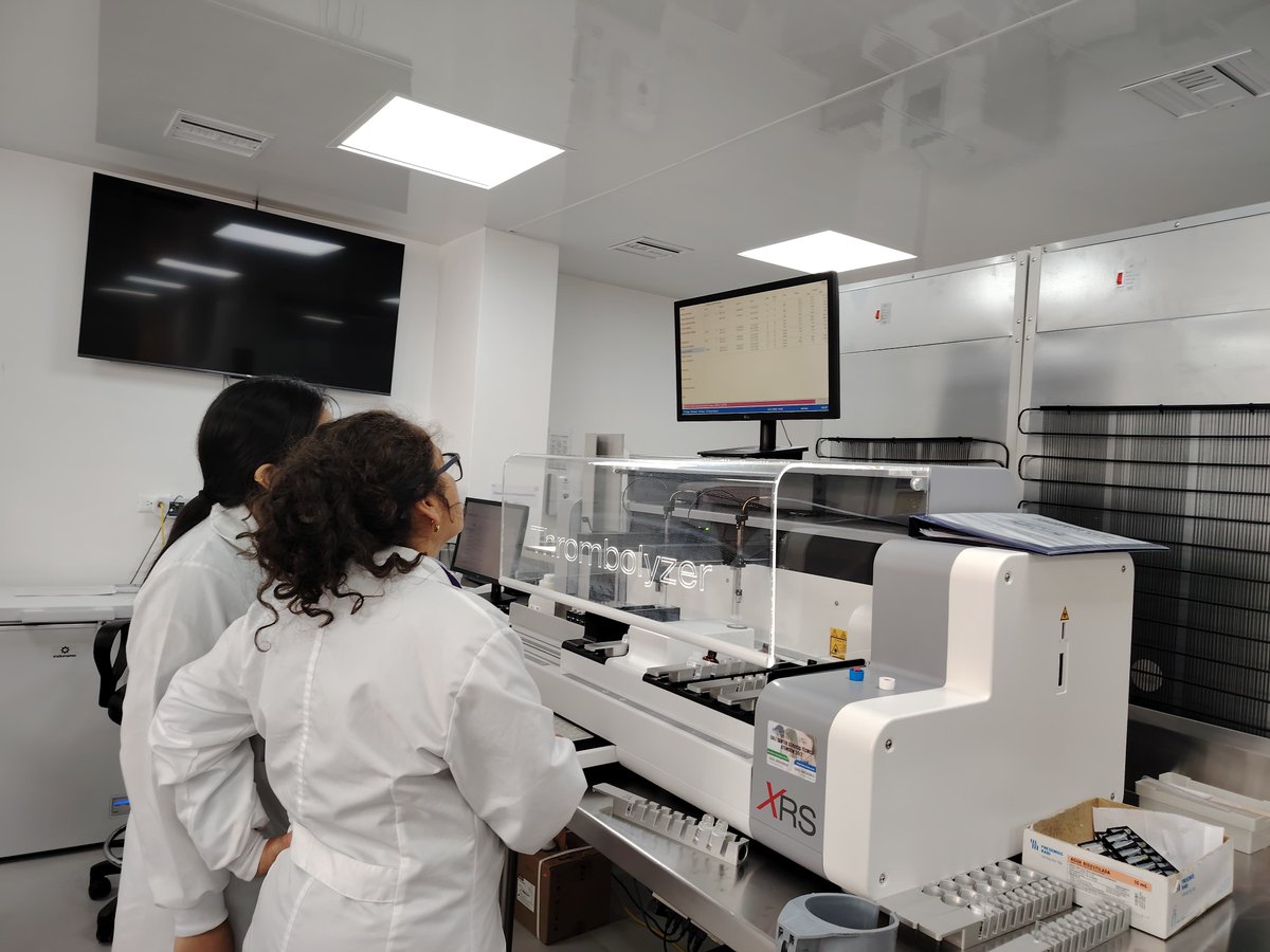 hpas_salud's tweet photo. Recibimos la visita de la delegación de
@Salud_CZ9
para evaluar nuestro Laboratorio Clínico.  Con resultados positivos se reconoció nuestro compromiso con la calidad. Avanzamos por buen camino hacia la Certificación en beneficio de nuestros pacientes. #ElNuevoEcuadorResuelve https://t.co/UXl4U0IcBu