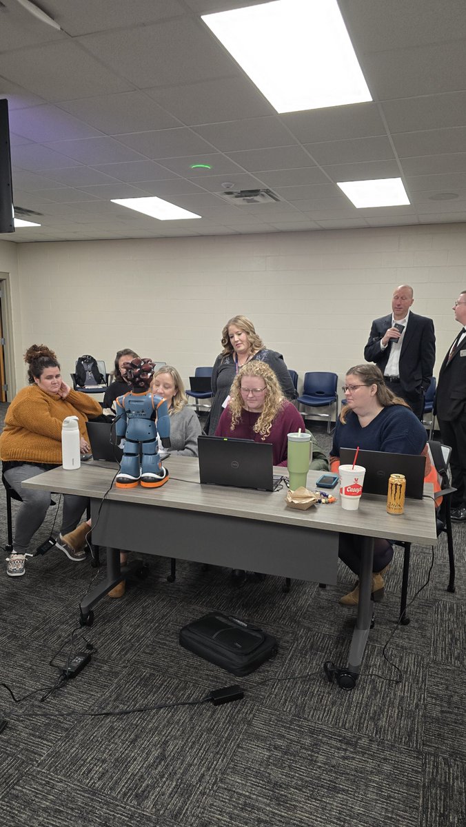robokind's tweet image. Exciting moments from our Professional Learning kickoff at North Putnam Community Schools in Indiana! It was a pleasure having Jeff Thompson join us as we got this fantastic team up and running with the RoboKind program.

#RoboKind #NorthPutnamSchools #EdTech