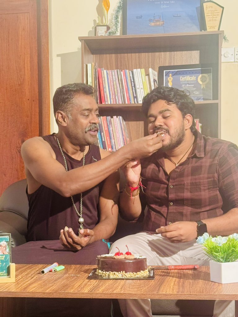 KurinchiC's tweet photo. We are Happy to celebrate our Co-Director Thamizh Subramani’s Birthday 🎂♥️ Wish your all the very best for your bright future Nanba 🎬🔥
#FilmCrew #KurinchiCreations #UpdatesSoon #India #Srilanka #FilmMaking #Passionate #KurinchiCreations https://t.co/E6uKEcb09R