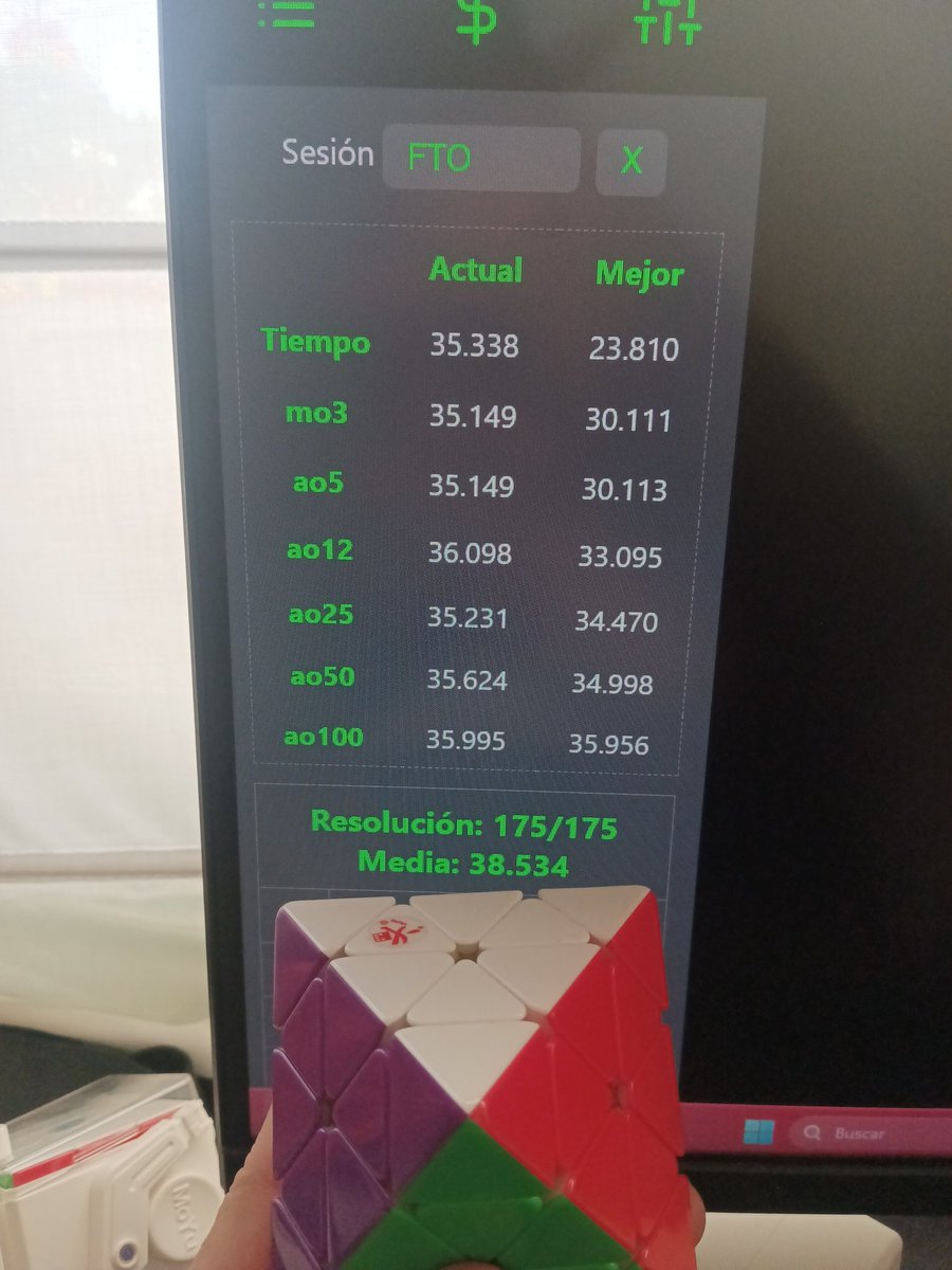 ManuRubik's tweet photo. Fueron 12 días y ~400 solves (230 en el móvil) muy bonitos, pero si no es oficial pues xD (lo subo ahora que me acordé). Llegué a tener 33.xx de avg5 antes que un single sub-30, puta estabilidad https://t.co/uoLneB1JYG