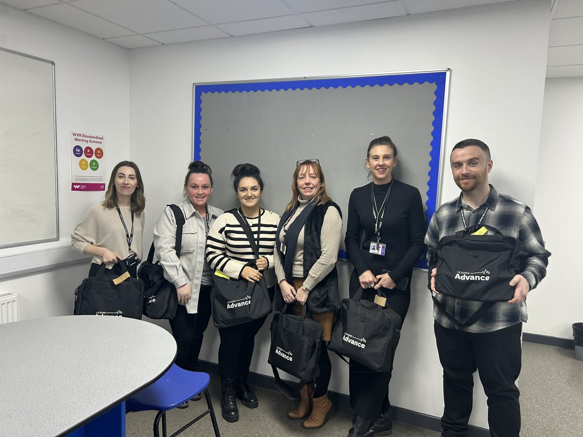 amanda_Lexonik's tweet photo. Excellent training @wvrcollege working with delegates committed to raising reading students 📚@LexonikST 
#gcseenglish #readingsupportforolderlearners https://t.co/oBc7D4L3Hn