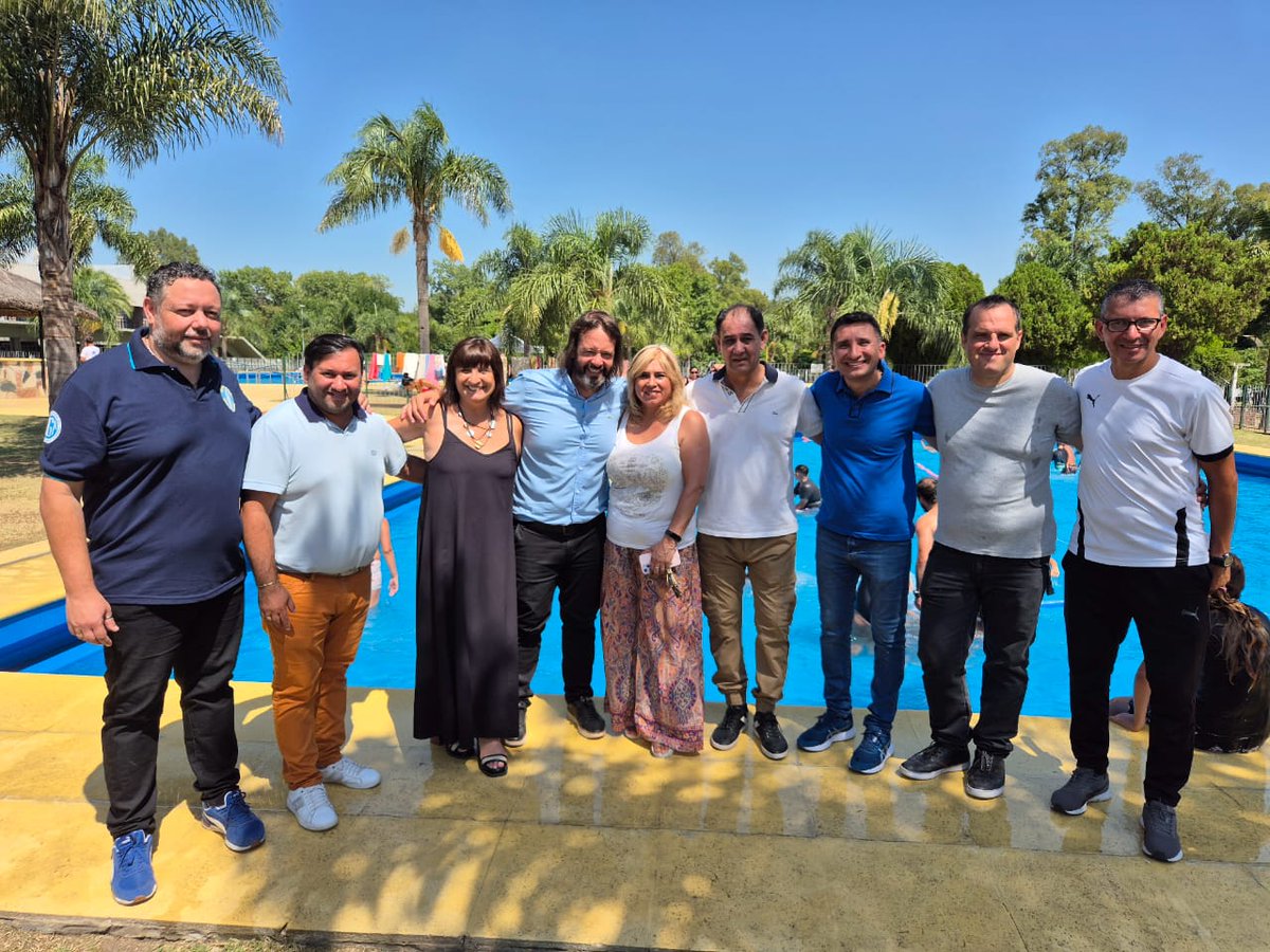Leot14's tweet photo. En 📍#Ezeiza visitamos el predio SETIA, donde nuestr@s niñ@s disfrutan de Escuelas Abiertas en Verano🌞🏊🏽‍♀️. 
➡️En la PBA💙se  sigue garantizando el derecho a aprender Jugar y Divertirse😍.
👉🏻Sin Estado❤️, no hay Verano.
@Kicillofok @GranadosGaston
@AlbertoSileoni @pablourquizaok https://t.co/fniQHGy2aP