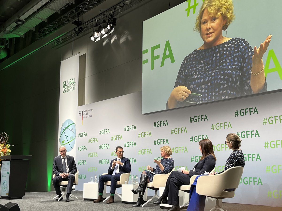 Laila Stenseng (@norwayambde) on Twitter photo Bei Global Forum for Food and Agriculture @bmel @MSC mit Entwicklmin <a href="/AnneBeathe_/">Anne Beathe Tvinnereim</a> <a href="/Utenriksdept/">Utenriksdepartementet</a> und Bundesmin <a href="/cem_oezdemir/">Cem Özdemir</a> heute im interessanten Austausch“Sowing Peace“,konkrete Zusammenhänge zwischen Ernährungssicherheit und Frieden. Bei Global Forum for Food and Agriculture @bmel @MSC mit Entwicklmin <a href="/AnneBeathe_/">Anne Beathe Tvinnereim</a> <a href="/Utenriksdept/">Utenriksdepartementet</a> und Bundesmin <a href="/cem_oezdemir/">Cem Özdemir</a> heute im interessanten Austausch“Sowing Peace“,konkrete Zusammenhänge zwischen Ernährungssicherheit und Frieden.
