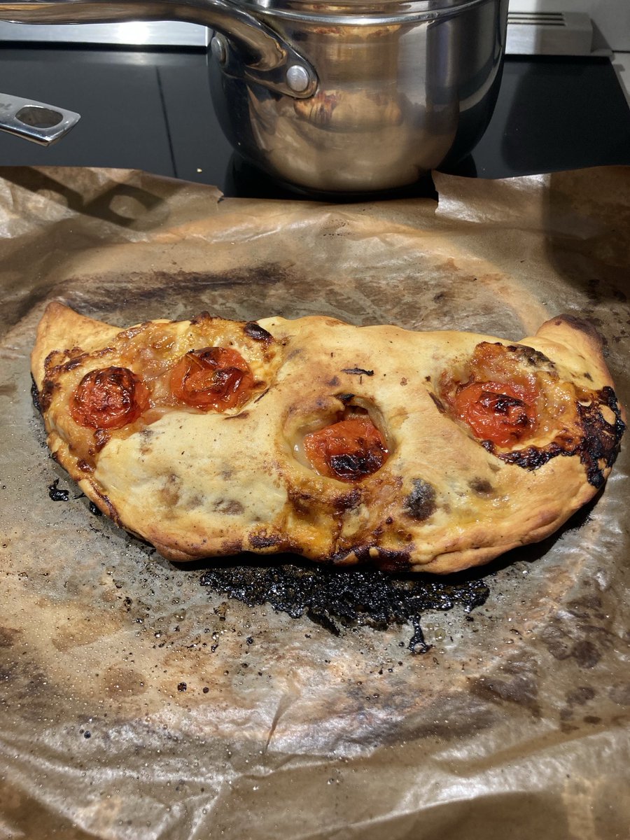 LA CALZONE VÉGÉ DÉLICE DU ROI EST SORTIE DU FOUR MIELE J’AI LA DALLE