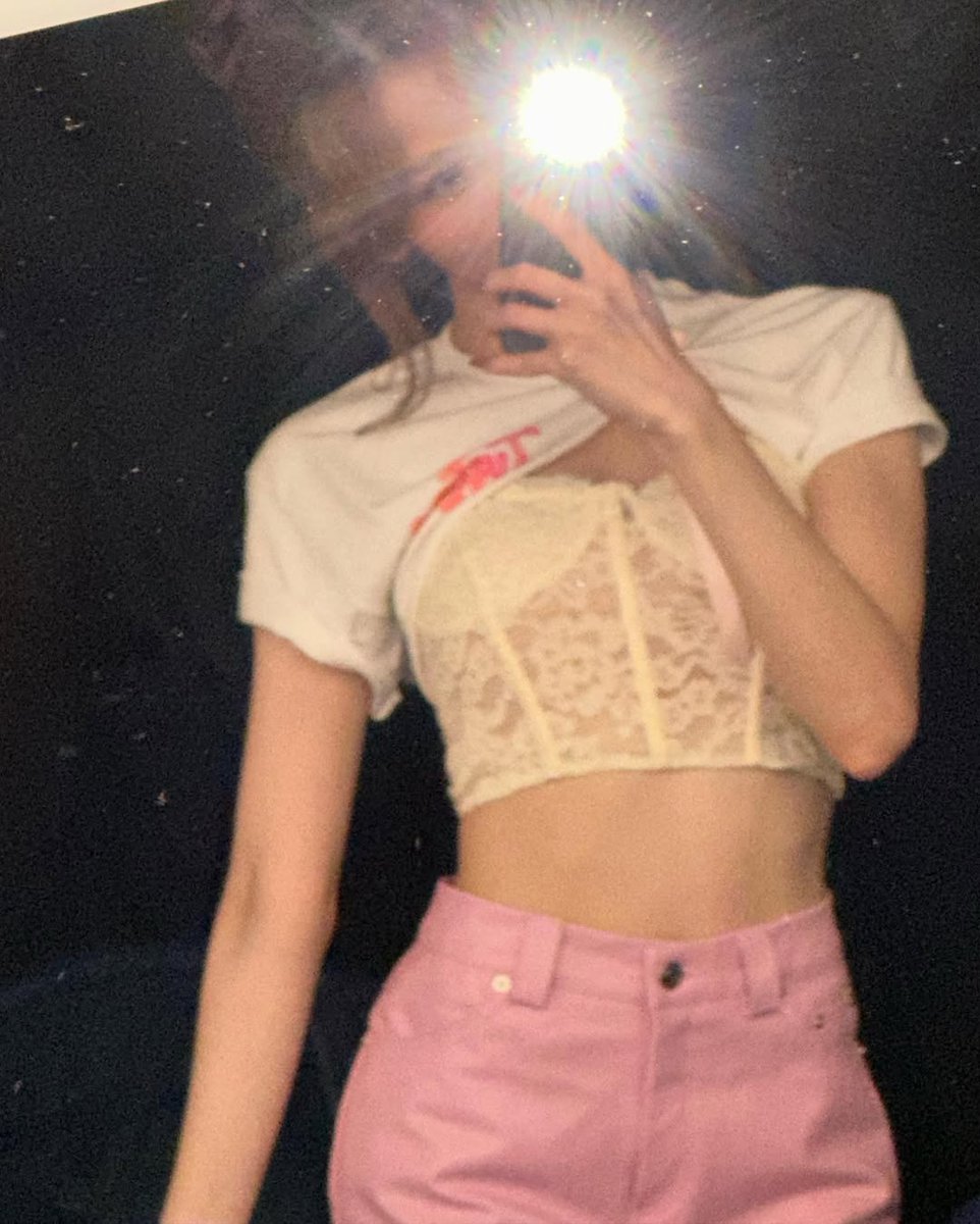 Minatozaki Sana tweet media