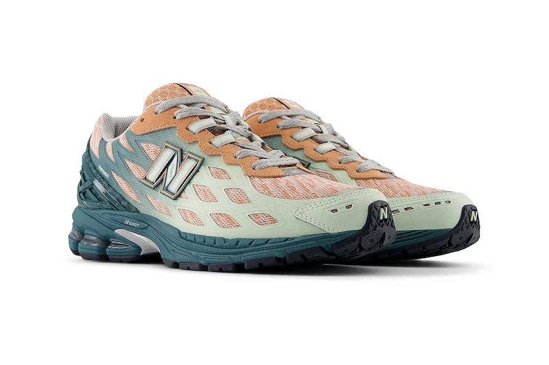 stupidDOPE's tweet image. New Balance continues to expand its legacy of innovative sneaker design with the introduction of the 1906W. A fresh iteration of the 1906 series, this latest model takes comfort, performance,… 

The post New Balance… stupiddope.com/2025/01/new-ba… #NewBalance #1906W #SneakerRelease