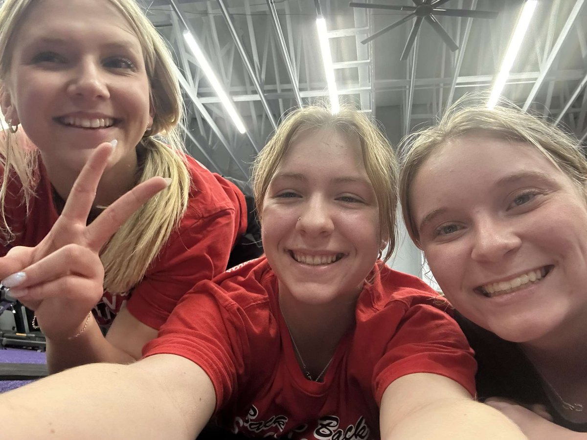 Ella Sproul tweet media