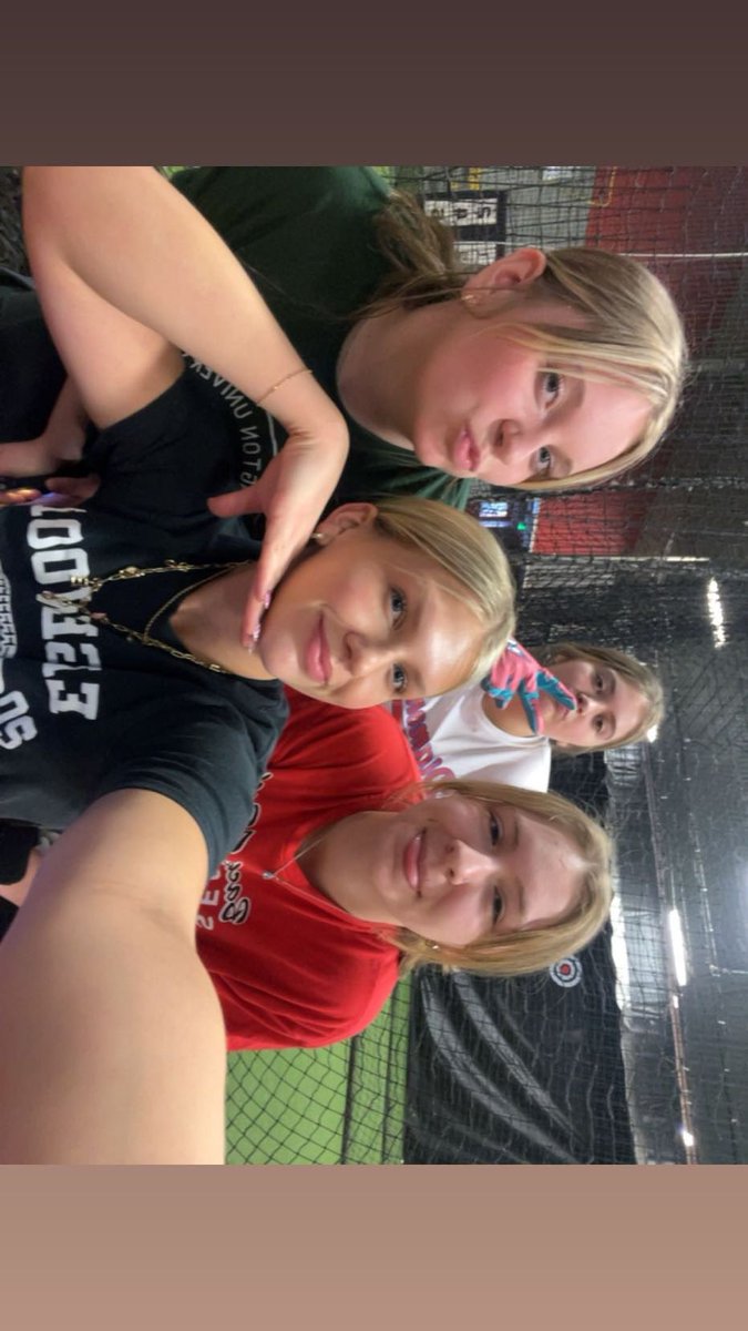 Ella Sproul tweet media