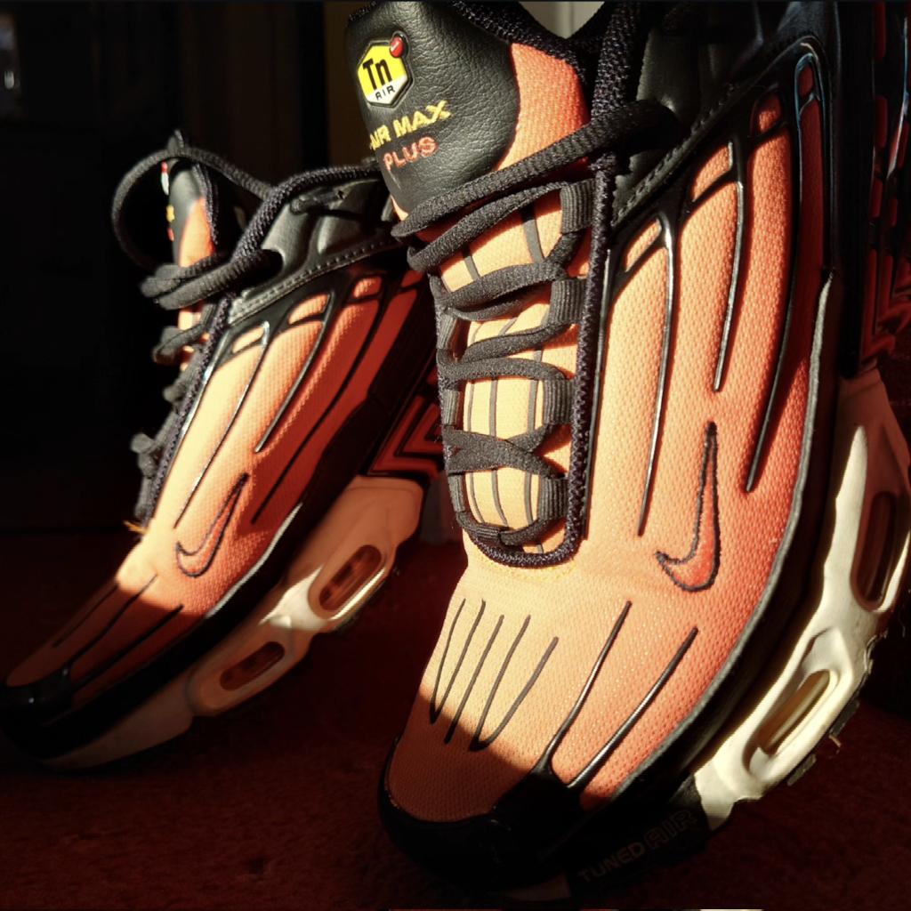 willspilsbury's tweet photo. No filter. Just TN3s and a sunbeam. π #inlove #kotdπ #todayschoice #niketn3 #airmaxplus3 #nikeairmax #sneakerhead #nofilter #rawimage #unedited https://t.co/PHp9DbndtX