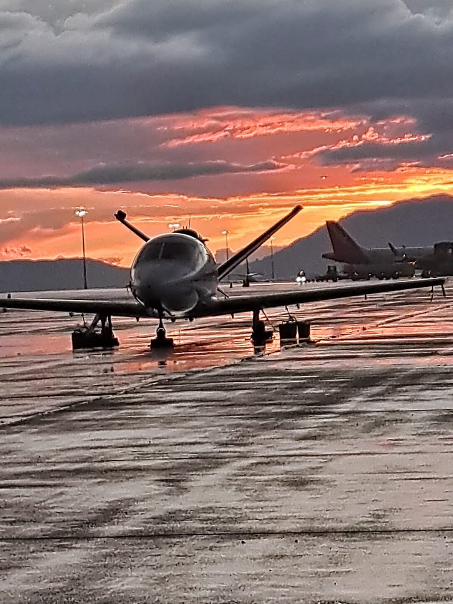 AeroportoPa's tweet photo. #Luce #crepuscolo #Buonasera dall’#aeroporto di #Palermo #flytopalermo #PMOairport #sicilia ph: Giovanni Rosone https://t.co/hxhjclATEW