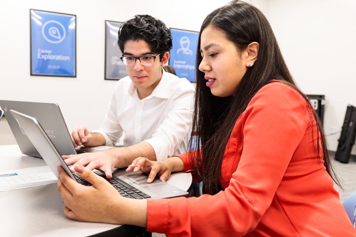 Wake County Public School System (@wcpss) on Twitter photo Great news for students seeking summer internships: <a href="/DistrictC17/">District C</a> has expanded its partnership for Wake Summer Teamship, giving 300 HS students the chance to tackle challenges from businesses across NC > bit.ly/3DXYzik
Interest form: bit.ly/3DZDmEL Great news for students seeking summer internships: <a href="/DistrictC17/">District C</a> has expanded its partnership for Wake Summer Teamship, giving 300 HS students the chance to tackle challenges from businesses across NC > bit.ly/3DXYzik
Interest form: bit.ly/3DZDmEL