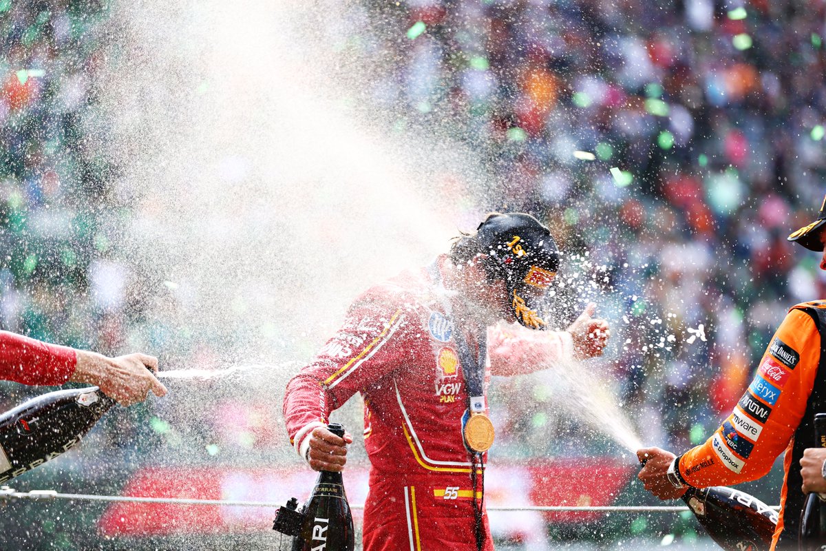 F1's tweet photo. A smooth spray to celebrate victory 🍾

#F1 https://t.co/5wXLvhivuC