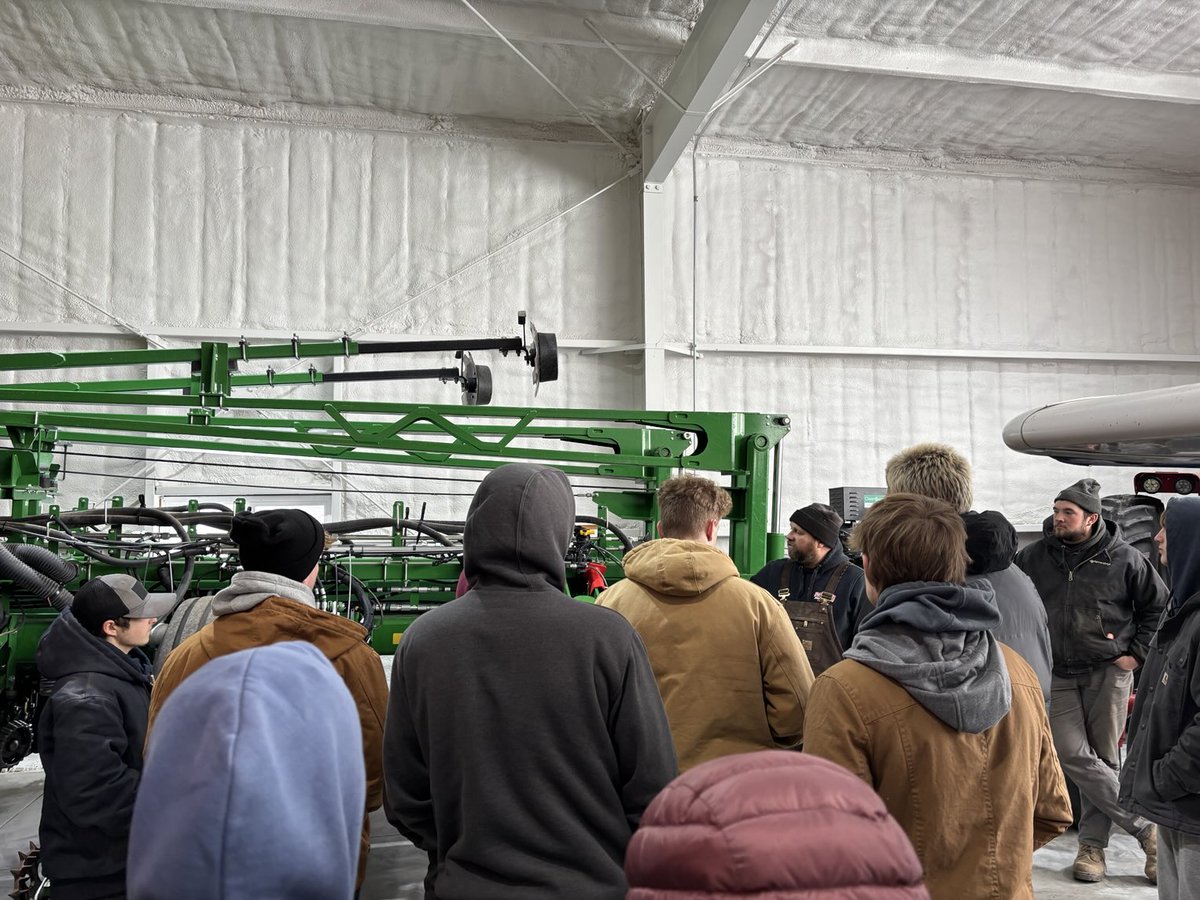 LynnerTrista's tweet photo. Farm to Table had a great visit to Keegan Farm! https://t.co/dnaKDu18XQ