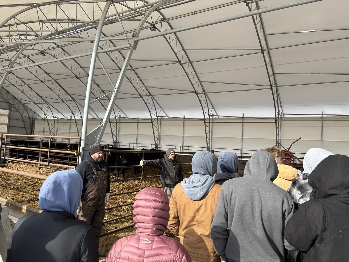 LynnerTrista's tweet photo. Farm to Table had a great visit to Keegan Farm! https://t.co/dnaKDu18XQ