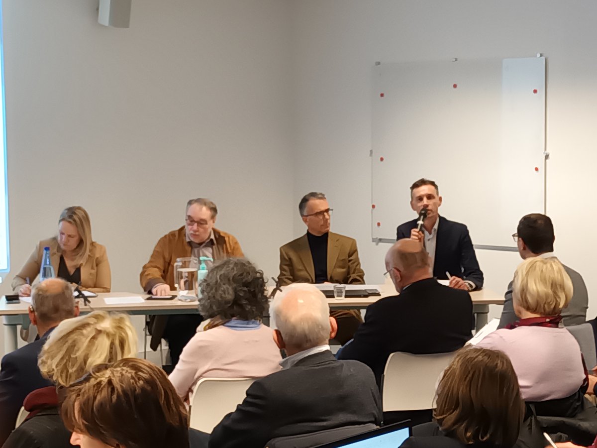 crsa_ara's tweet photo. 📌Assemblée plénière de la @crsaauvergnerhonealpes ce jeudi 16 janvier 2025 :
➡️Votes favorables sur le zonage des pharmaciens et  des sage-femmes.
➡️Intervention de Mme Alice Casagrande sur la question de la maltraitance.
➡️Présentation du livret en FALC - Mon Espace Santé. https://t.co/PTwsUZ5AHl
