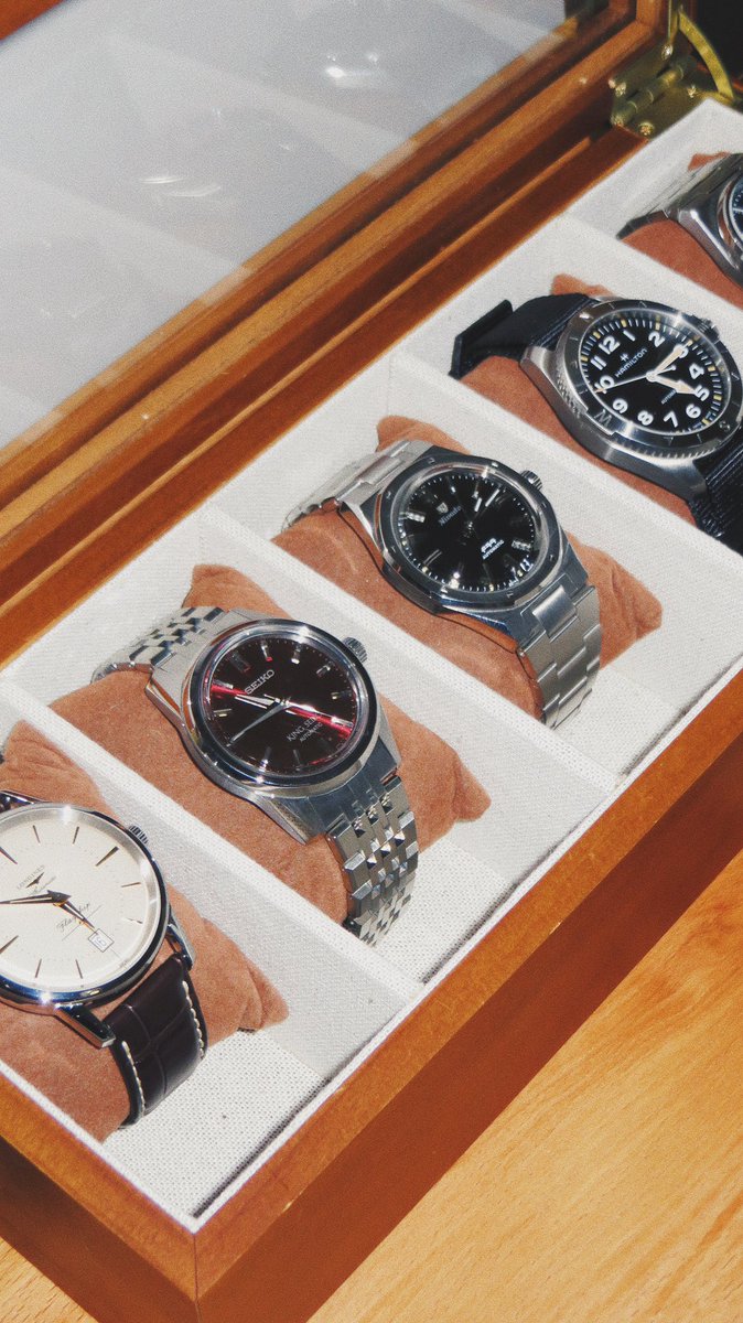 Exploring an old camera. 📸