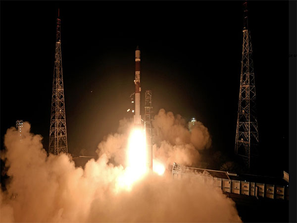 ani_digital's tweet photo. India joins elite club of nations as ISRO successfully executes SpaDeX docking operation

Read @ANI Story | https://t.co/lsf46y0P1x
#India #ISRO #SpaDeX #DockingOperation https://t.co/5wyazvOhL4