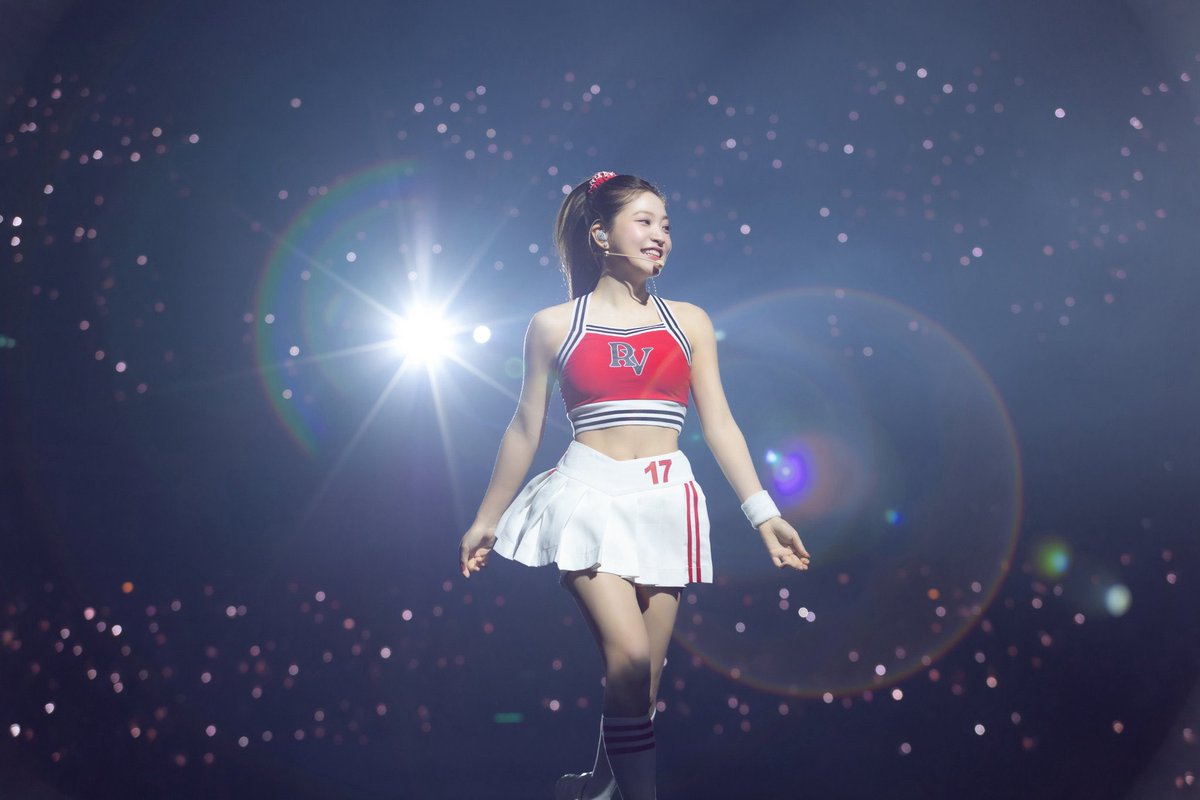 todollua's tweet photo. the number one maknae https://t.co/E8ZsQJPuCw