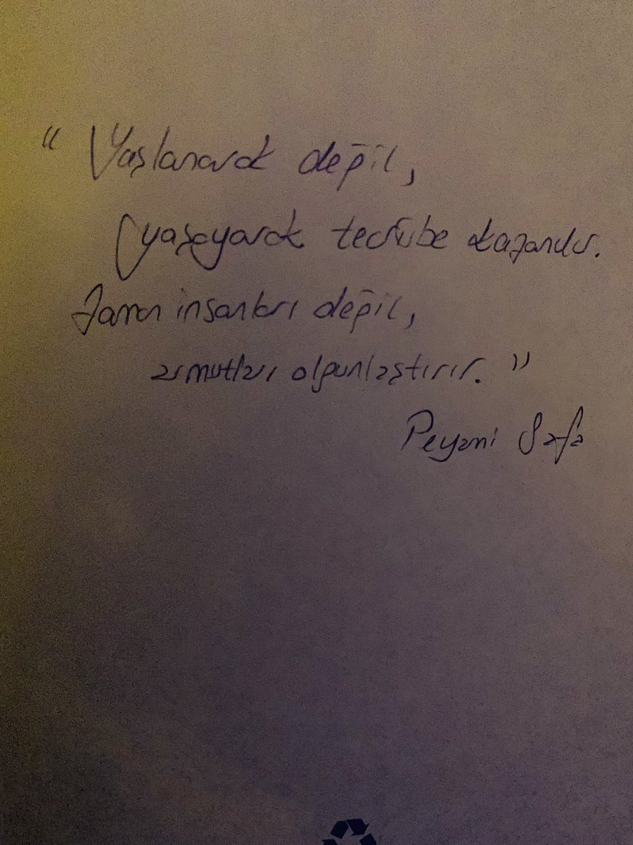seymas's tweet photo. Eski ajandamla vedalaşıyorum 🤓 https://t.co/VYsY8zwiBt