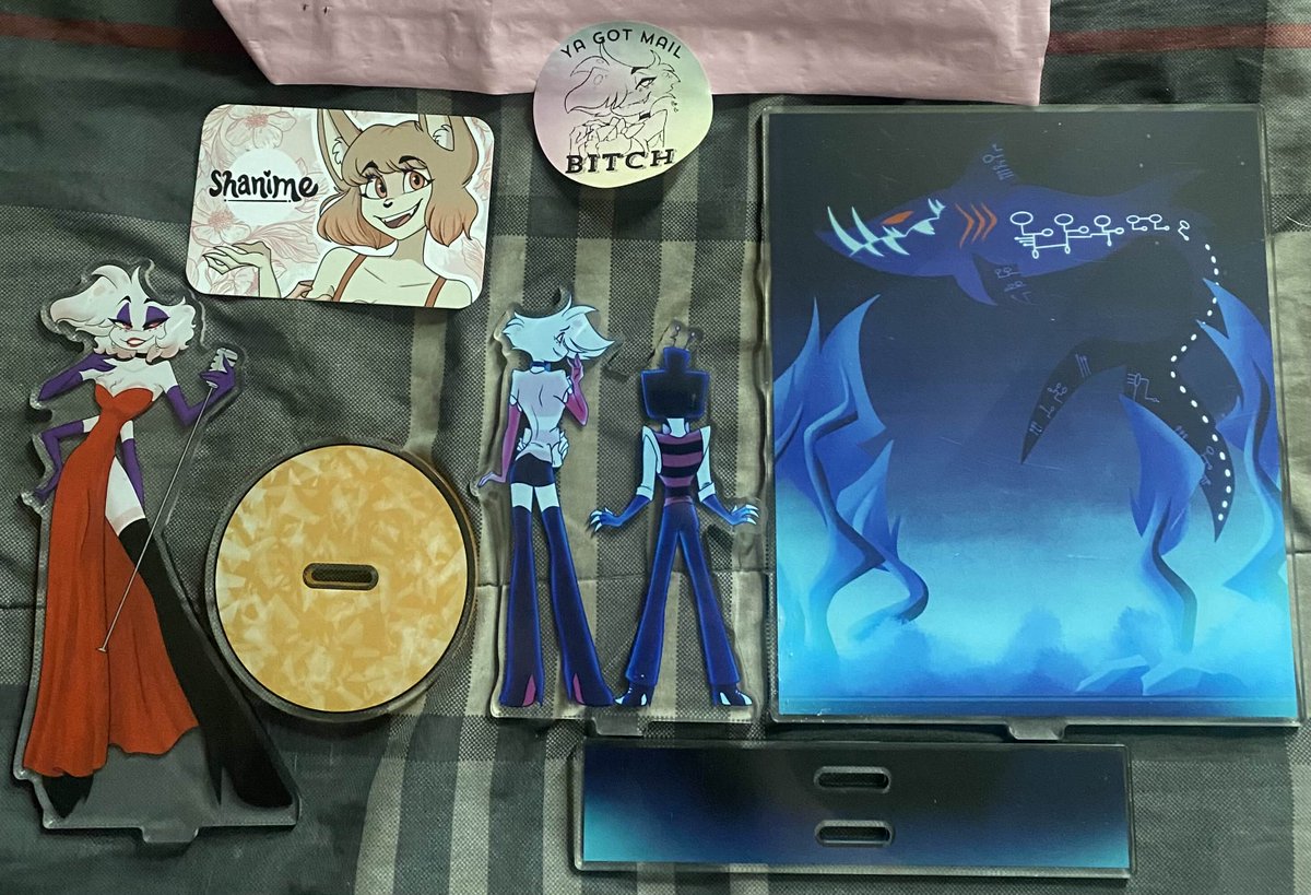 eucheon's tweet photo. I Got Mail Bitch! @shanimeartist's Jessica Angel and StaticDust Aquarium standees have arrived! #HazbinHotel #HazbinHotelAngelDust #HazbinHotelVox #staticdust #staticdustweek https://t.co/IduSKg1M3m