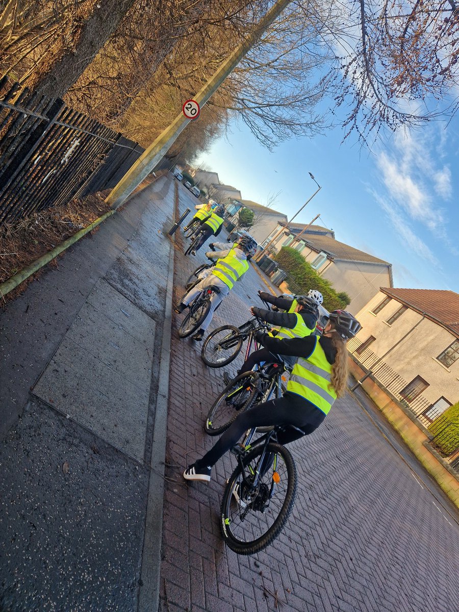 Annie 🌻 tweet media