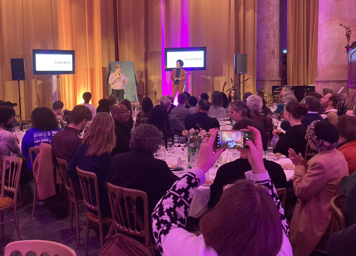 Volle bak in de Haagse Grote Kerk op de bres voor Allemaal Haags, iedereen anders. Samen op weg naar een inclusief <a href="/GemeenteDenHaag/">Gemeente Den Haag</a> waar iedereen zich thuis voelt, aldus wethouder @marielle_vavier