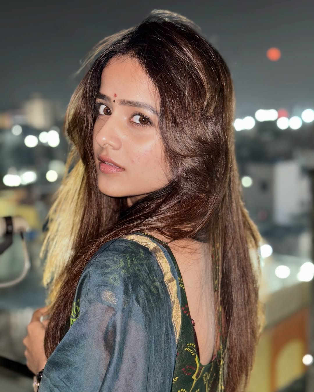 GhbZ5LdWAAA_P9N?format=jpg&name=large