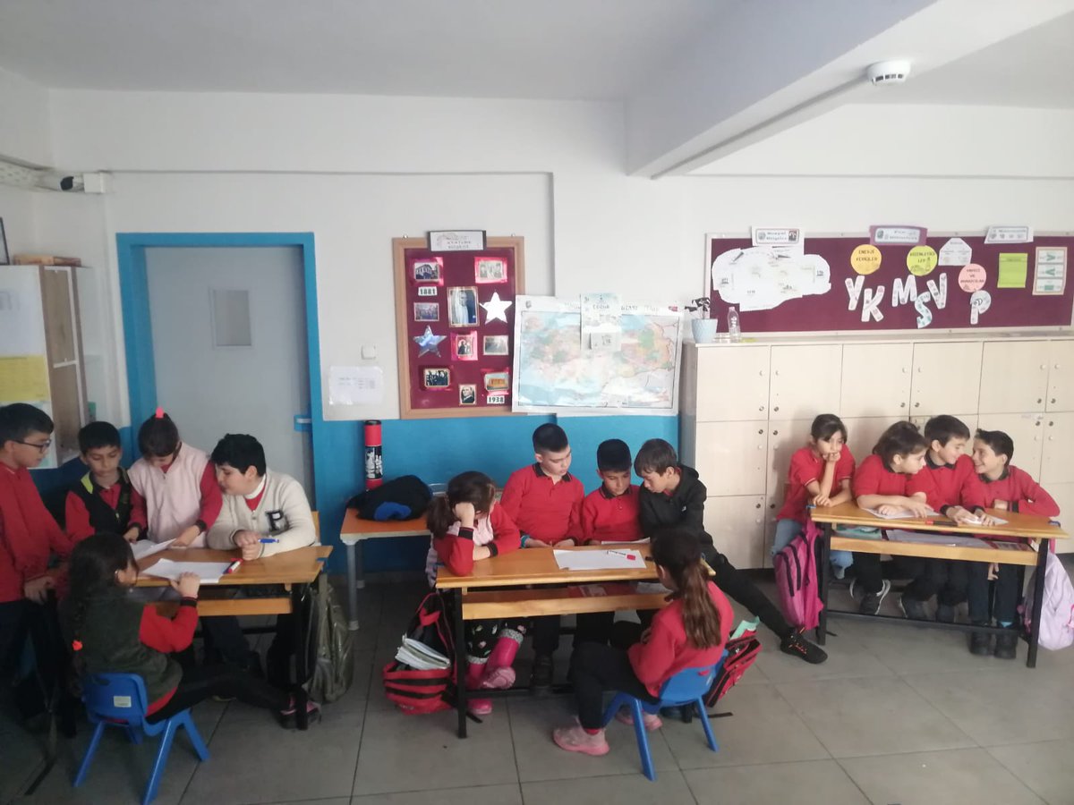 ve_yasar's tweet photo. Dönem sonu faaliyetleri kapsamında "Bilgi Yarışması" etkinliğinde öğrencilerimiz dönem boyunca öğrendikleri  konuları pekiştirici sorulara cevap verdiler.

#MEBFestival https://t.co/qJbVC573Bp