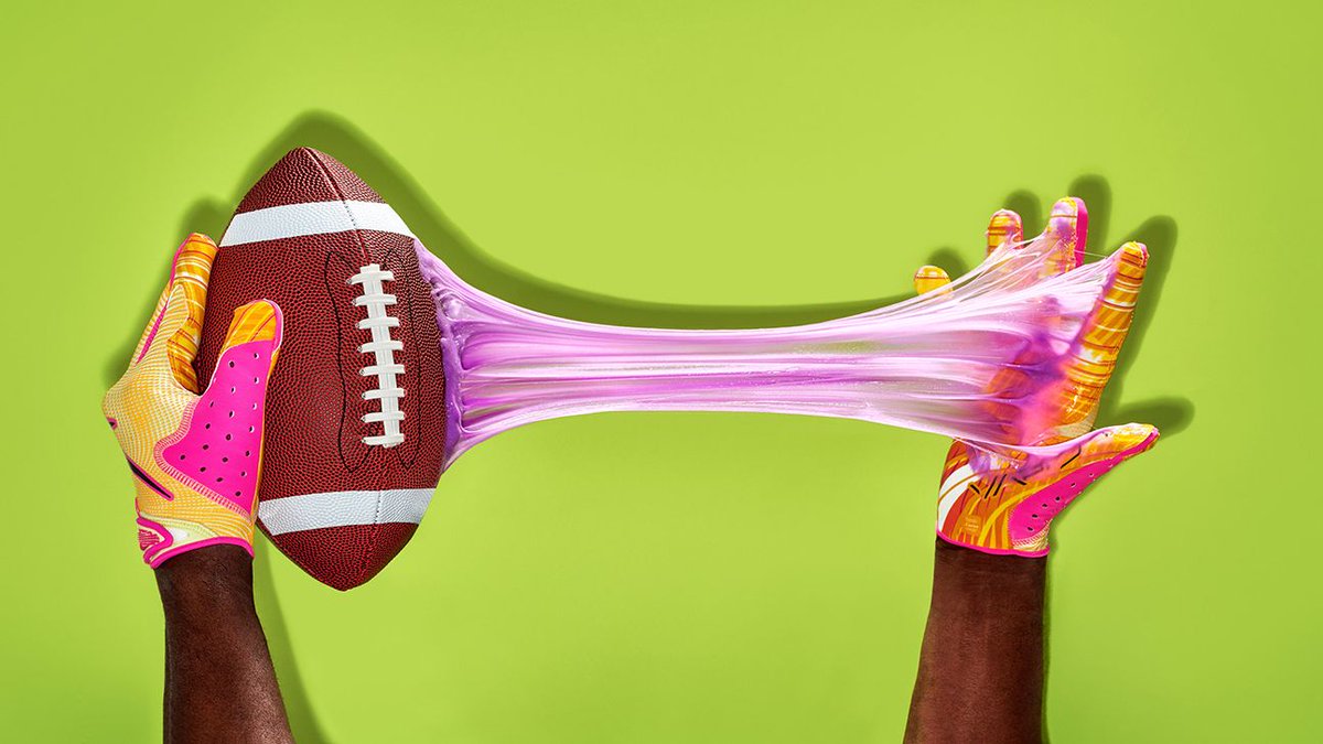 IdahoShoulder's tweet photo. Sticky situation? π Since the #NFL said goodbye to #Stickum, #WideReceivers have turned to high-tech gloves to catch those impossible passes.
How much do these gloves really make a difference on the field? https://t.co/xUQqNheZxU https://t.co/k4Q7kCZxNK